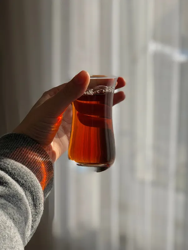 How to Make Tea a Daily Ritual (and Why 10 Minutes Is Enough)