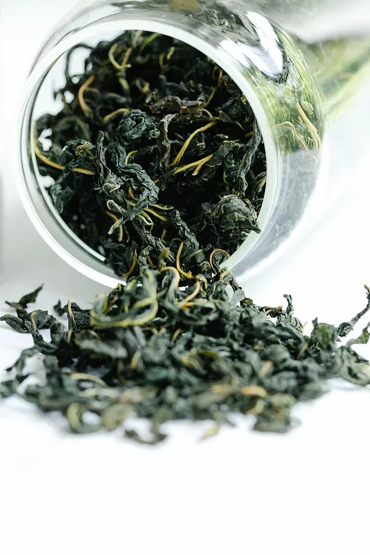 What Is Oolong Tea? Oxidation, Roast, and How to Brew It