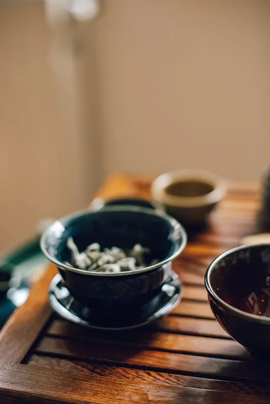 How to Use a Gaiwan (Without Burning Your Fingers)